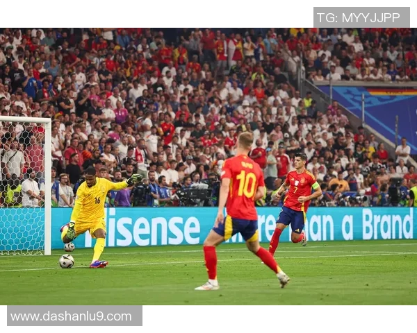 西班牙队闯入欧洲杯半决赛,实力展现